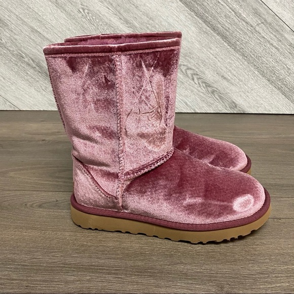 UGG | Classic Short II Velvet Bougainvillea Boots - Picture 2 of 11